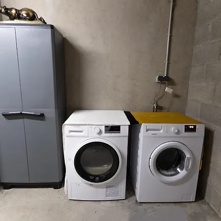 Cozy Nest By The Zoo